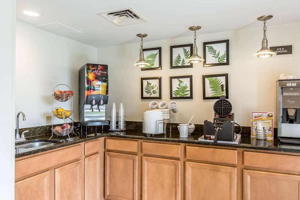 Quality Inn Grasonville Restaurant photo